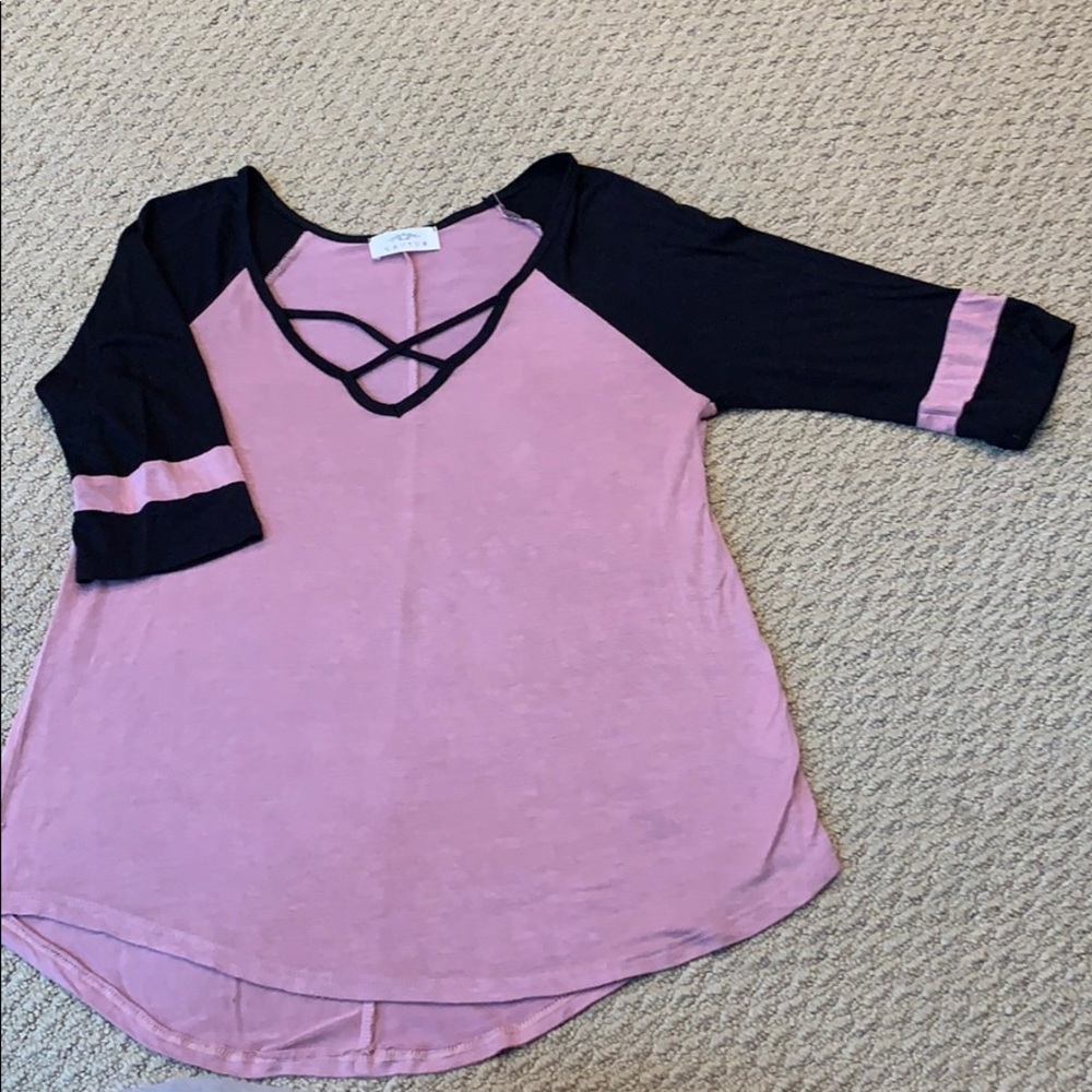 Rose & black 3/4 length baseball type t-shirt